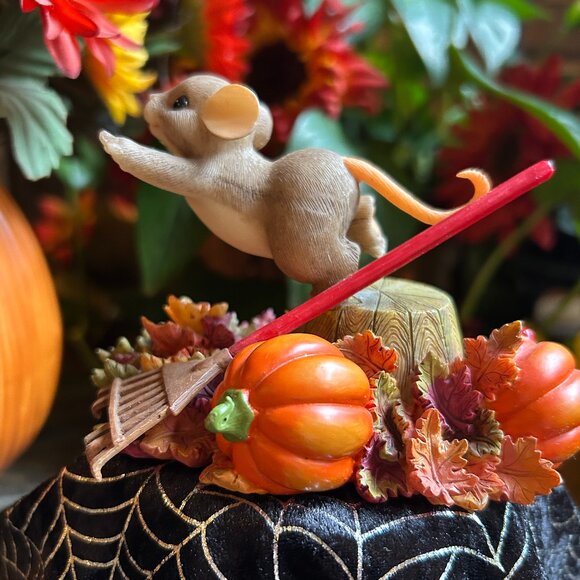 Charming Tails HALLOWEEN “Dive Right In” (85/118) - Picture 6 of 15